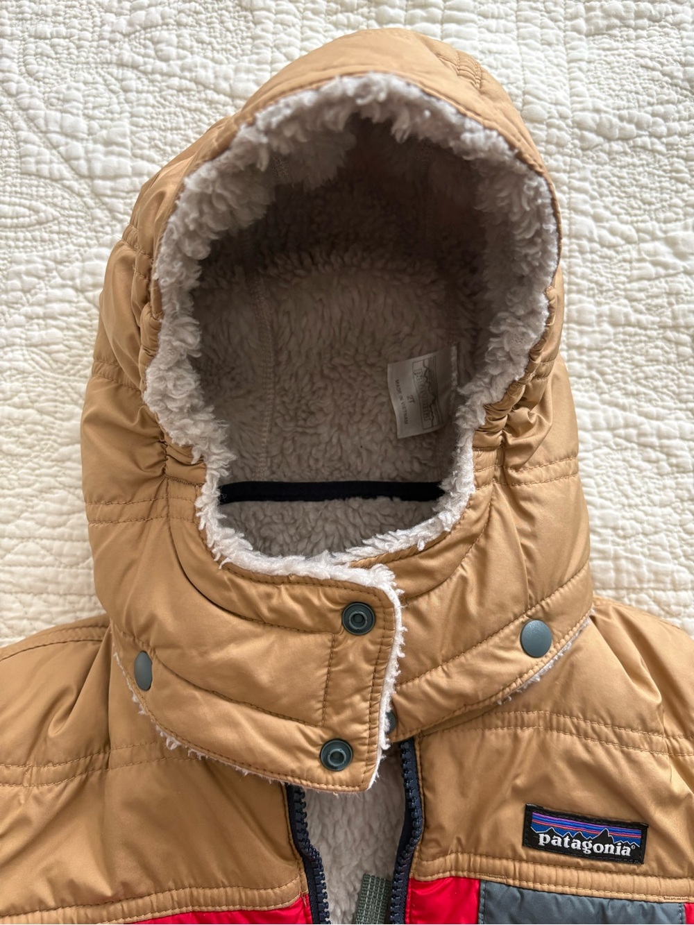 Patagonia Reversible Tribbles Hooded Jacket - 2T- Red & light gold - Picture 6 of 7